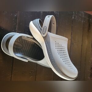 Crocs LiteRide Slipon Clogs. Grey/white. Almost new! Mens 7 Womens 9.